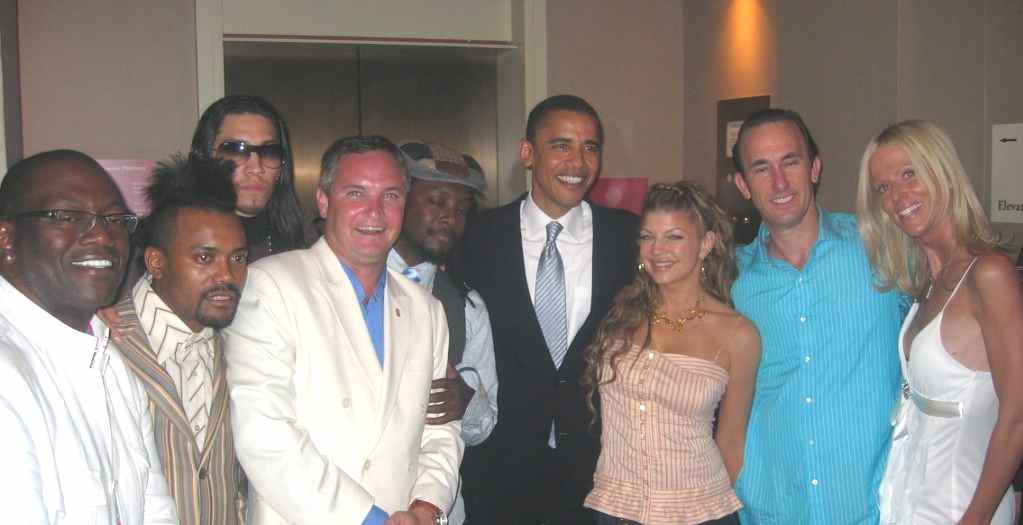 white-house-party-crashers-with-obama-in-2005
