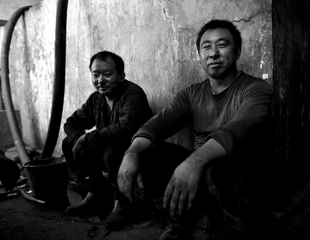 low-income-coal-miners-rest-before-starting-their-shift-in-a-privately-run-coal-mine-close-to-you-fang-liang-ningxia-province-north-eastern-china