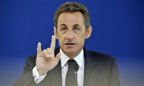 Nicolas-Sarkozy-hand-sign