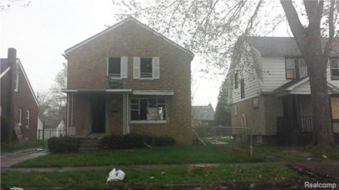 Man Tries to Trade Decrepit Detroit House for New iPhone