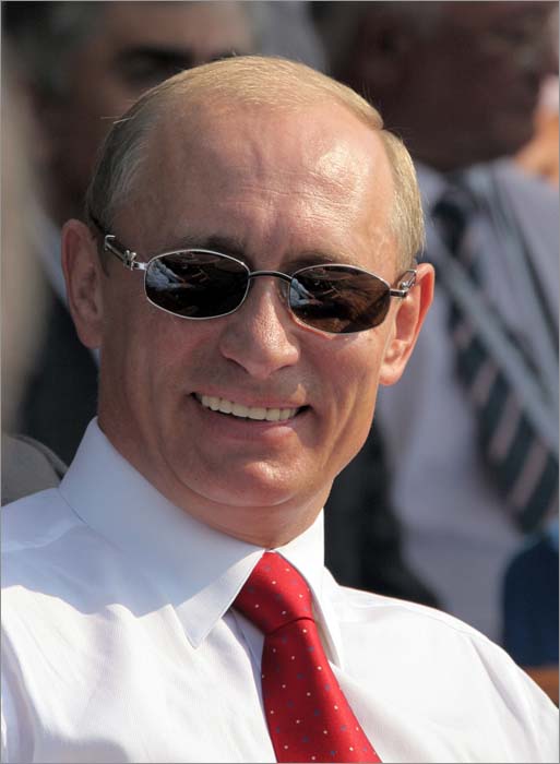 Vladimir-Putin-smile-sunglasses