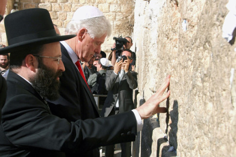 Bill-Clinton-Wall