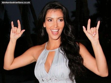 kim-kardashian-satanic-hand-sign