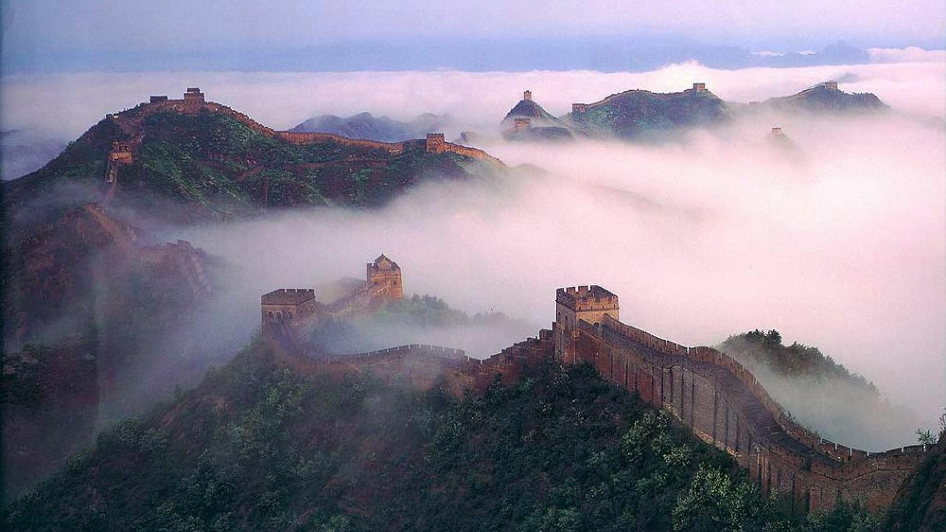 http://www.infiniteunknown.net/wp-content/uploads/2015/06/Chinese-Wall-in-the-Mist.jpg
