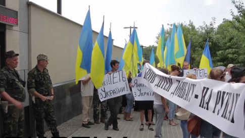 protest-anti-us-ukraine