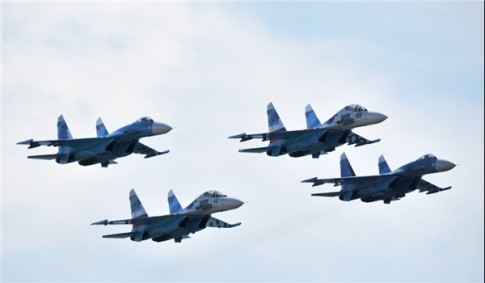 Four Russian Fighter Jets to Escort President Assad