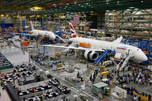 Boeing to Top Airbus as Largest Jetmaker as Deliveries Rise