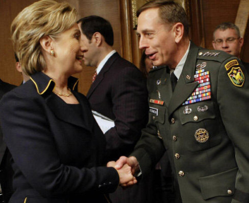 Hillary-Clinton-David-Petraeus-Masonic-Handshake