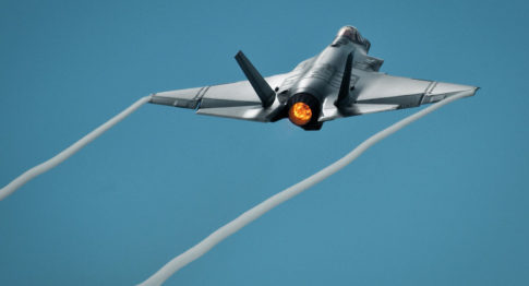 Pentagon Delays F-35 Tests as Software Glitch Shuts Down Jets Mid-Flight