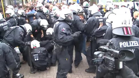 german-police-are-shown-deployed-to-break-up-a-mass-brawl-between-migrants