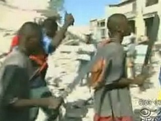 gangs-armed-with-machetes-loot-port-au-prince