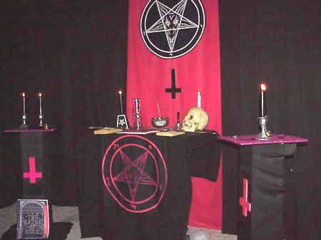 Satanism-inverted-cross