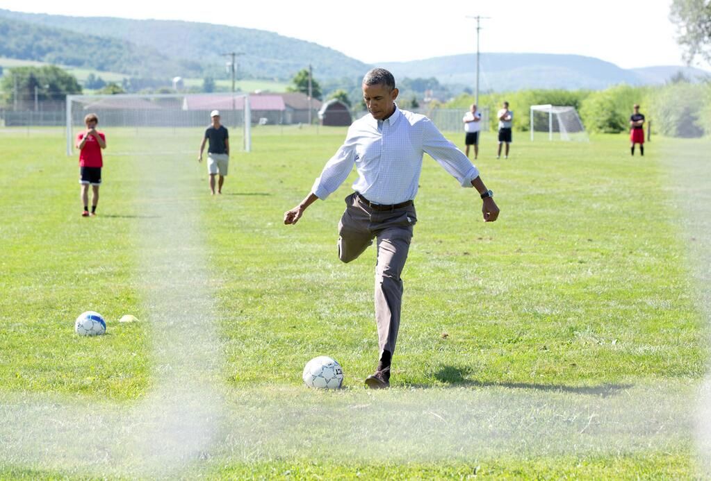 obama-soccer