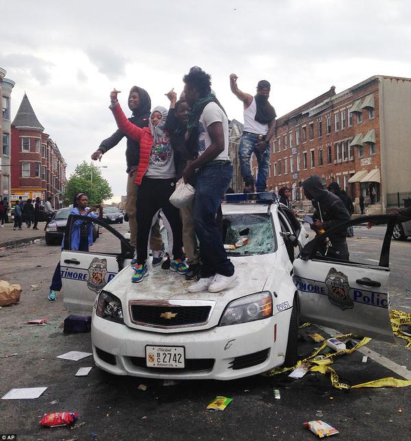 Baltimore-riots-1