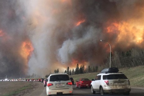 Fort-McMurray-Fire-Photo-by-DarrenRD-460x306