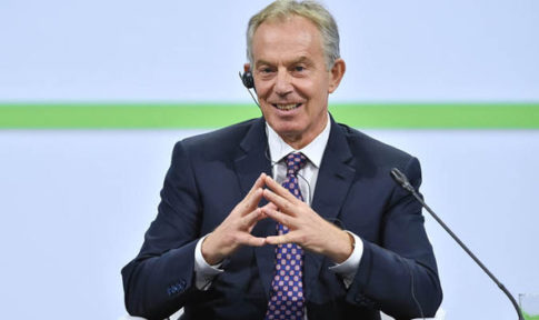 Tony-Blair-hand-sign