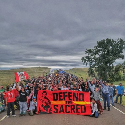 10-images-that-perfectly-illustrate-the-struggle-against-the-dakota-access-pipeline